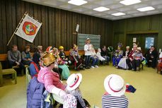 Naumburger Prinzenpaare mit Hofnarren besuchen den Kindergottesdienst (Foto: Karl-Franz Thiede)